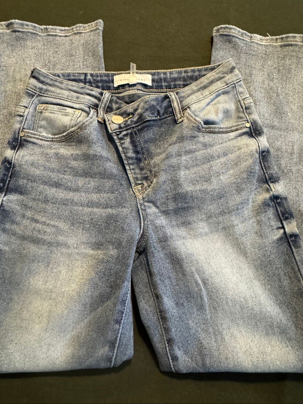 Risen Women's Crossover Whiskering Light Wash Straight Leg Jeans Blue Size 3/26